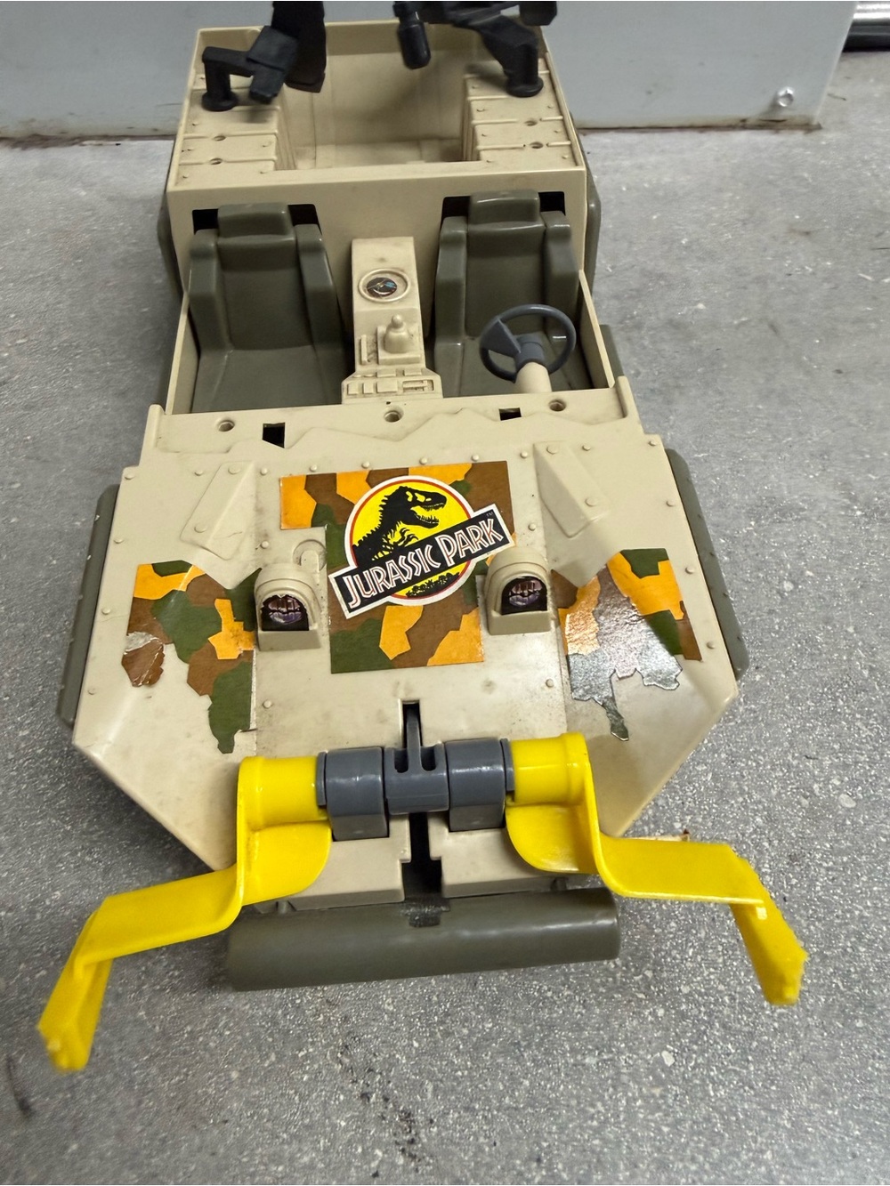 1994 Jurassic Park Dino-Trackers Capture Cruiser Vehicle Jeep, missing parts
